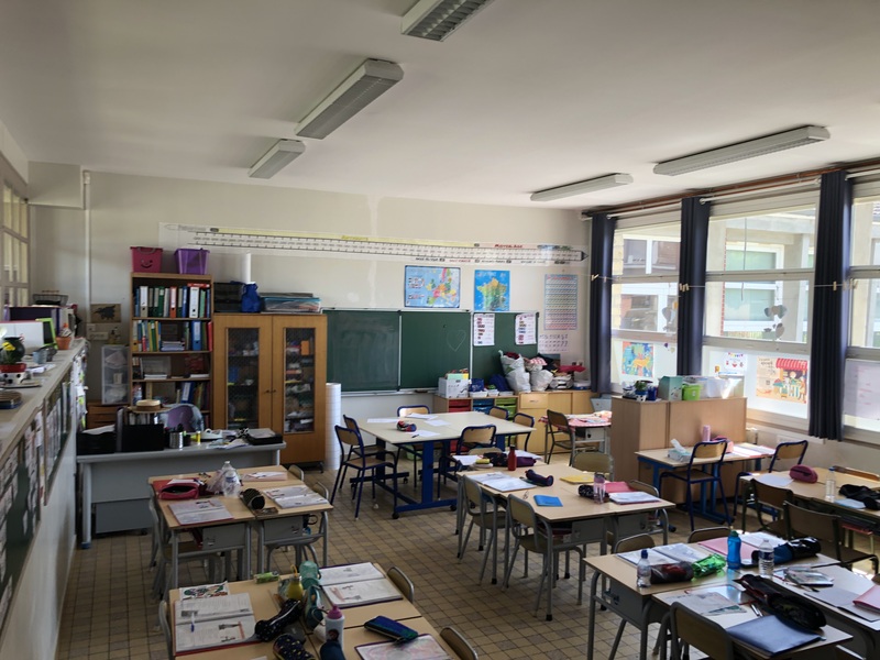 ecole classe.jpg