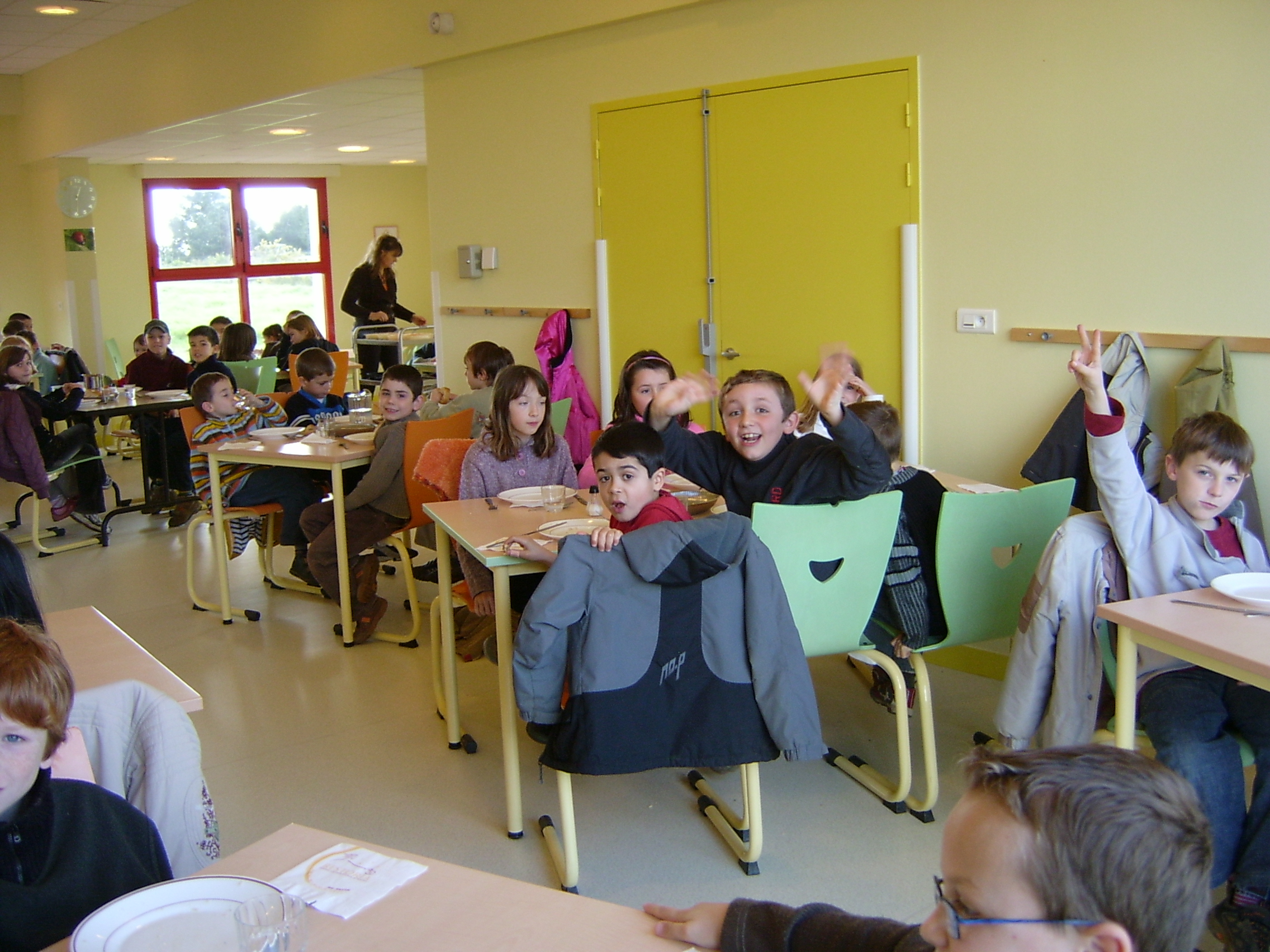 cantine école.JPG