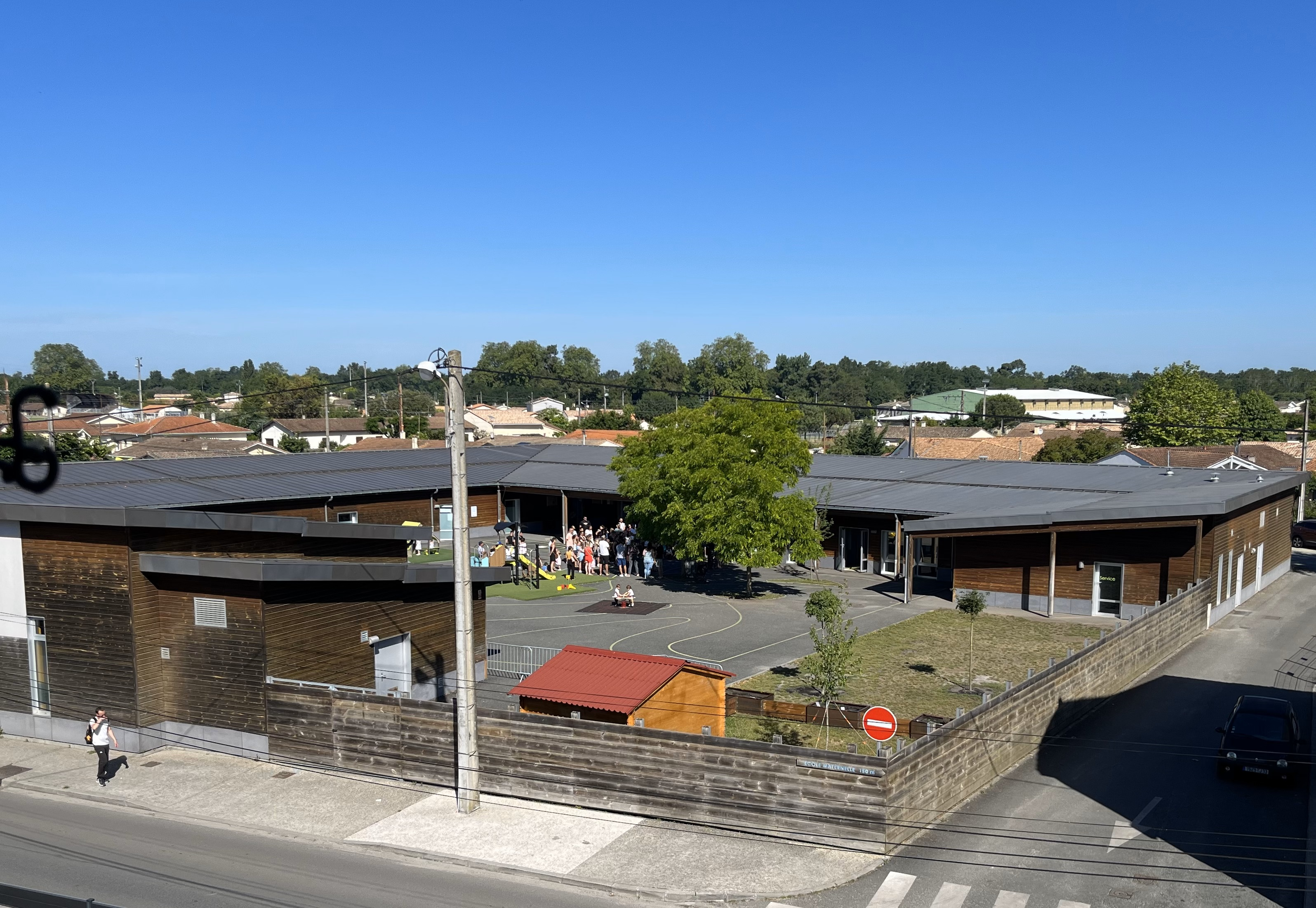 ecole-maternelle-vue-aerienne.png