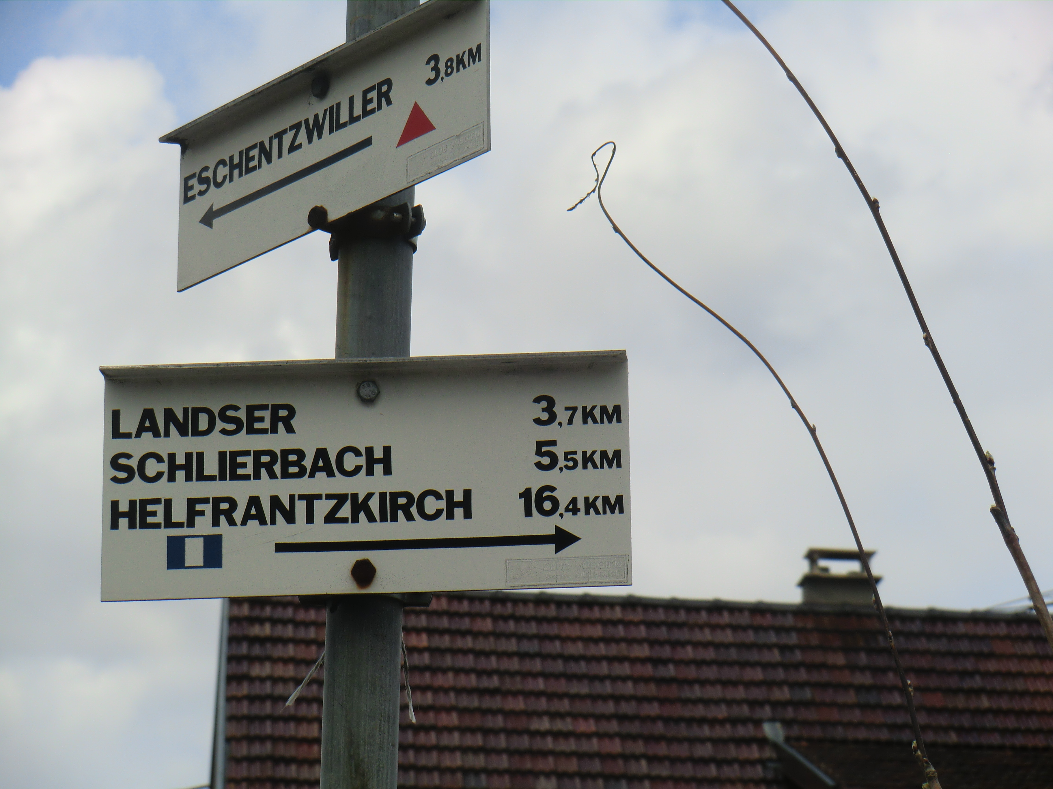 GR532 Panneaux situés au carrefour des rues d’Altkirch et de Zillisheim.JPG