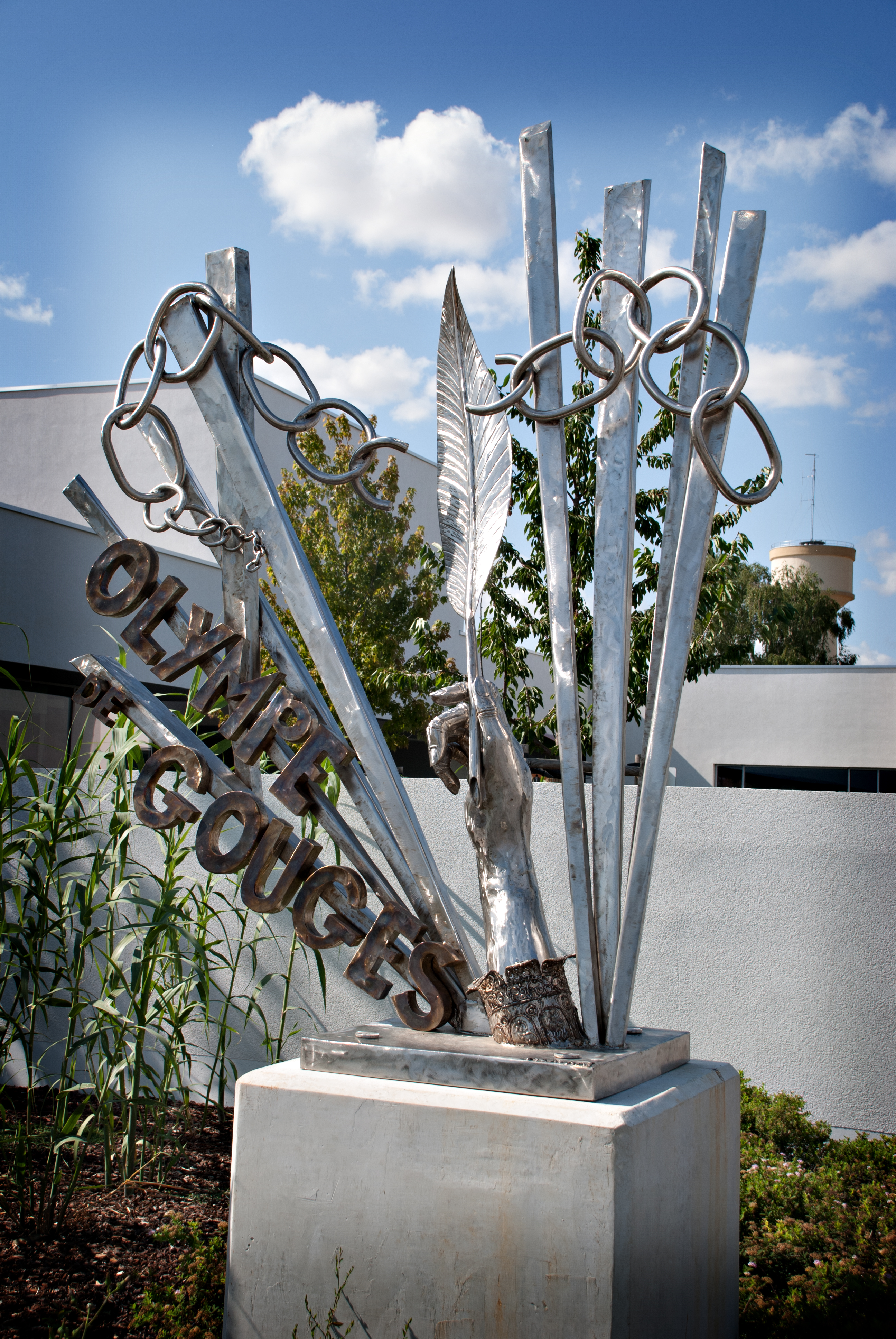 totem Olympe de Gouges.jpg