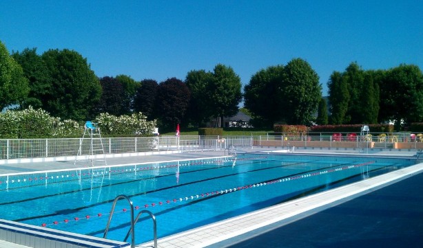 photo piscine Artenay.jpg