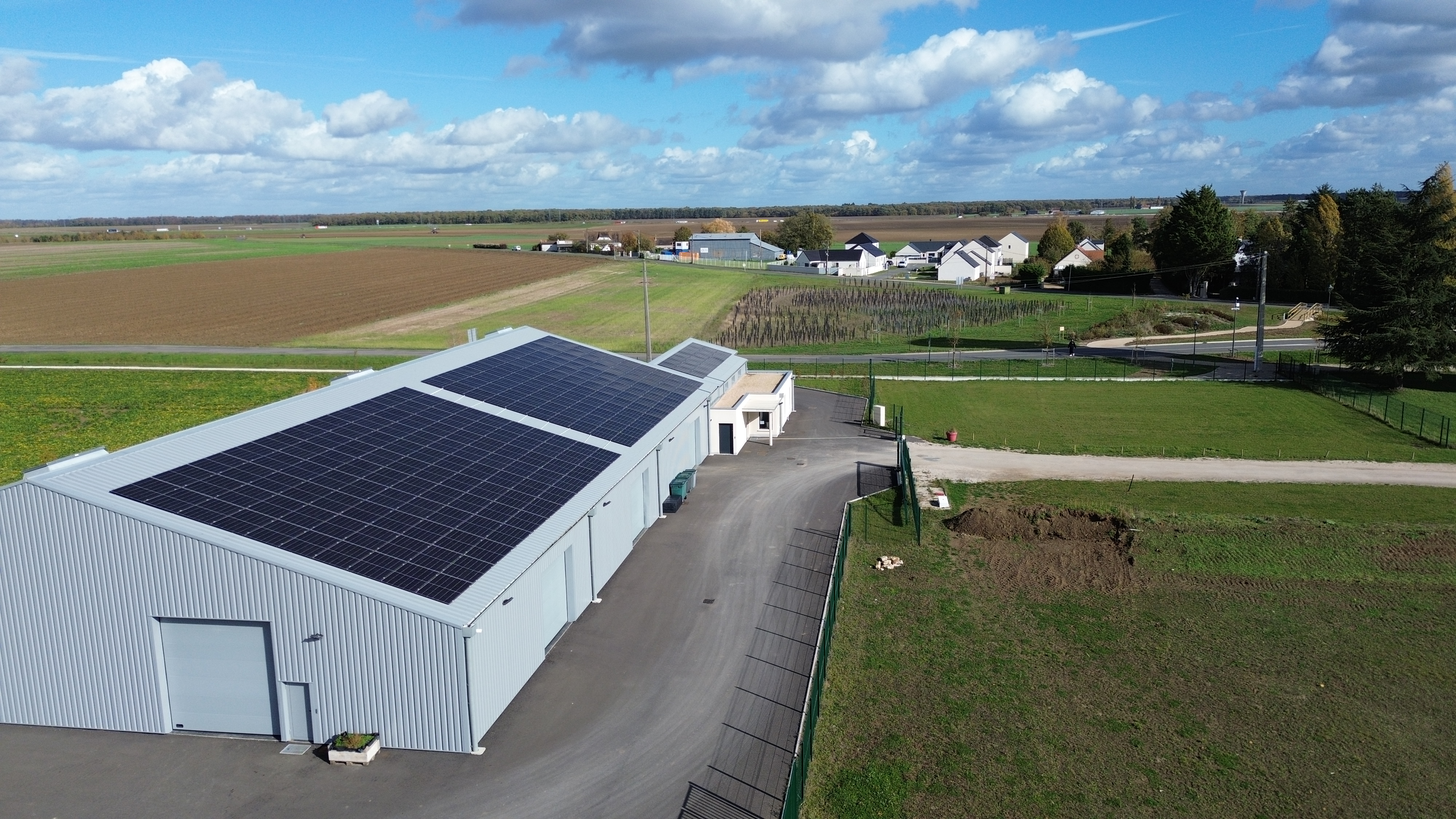 Bâtiments municipaux ciel.JPG