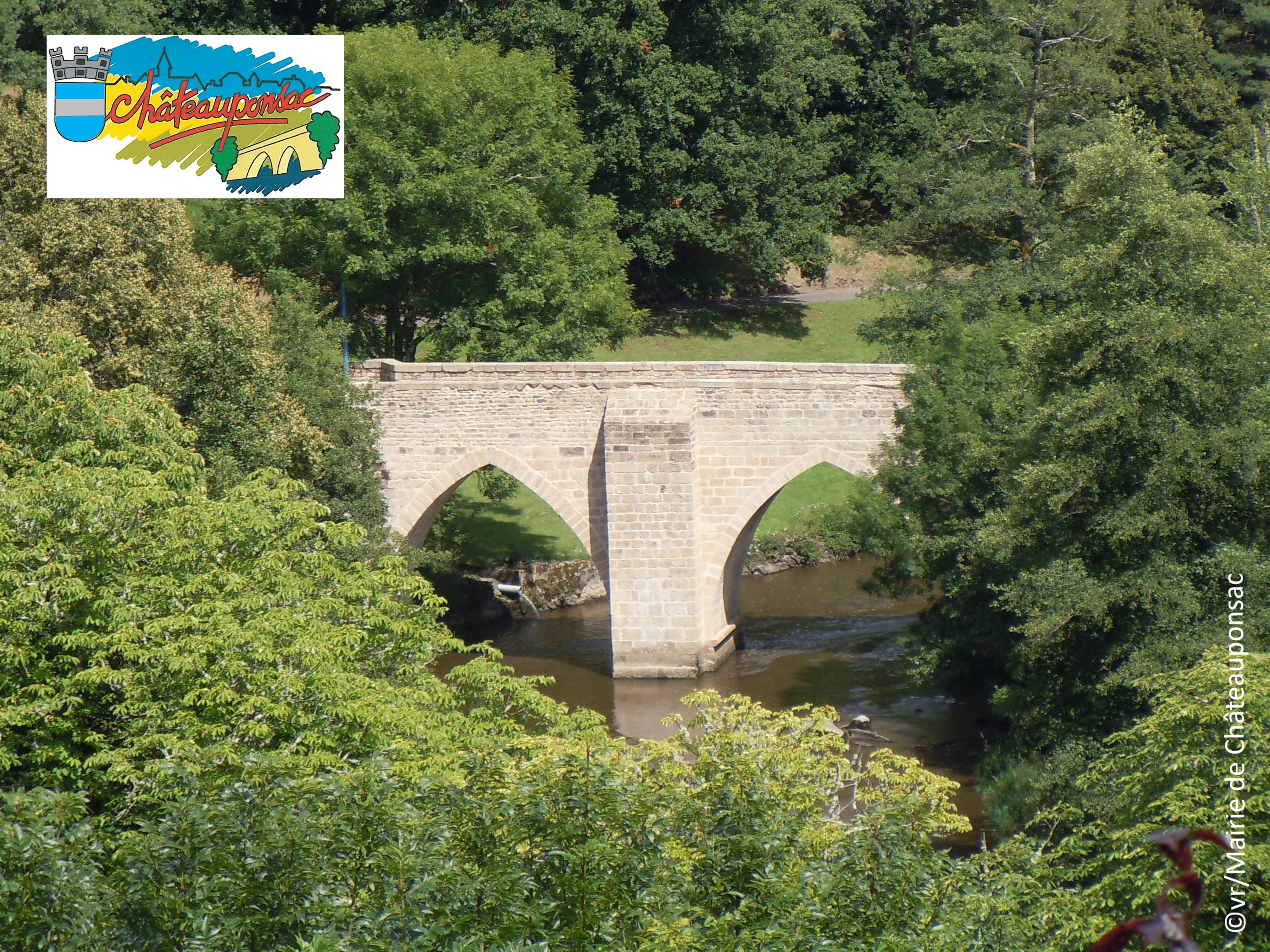 04 Pont romain Téléthon.jpg
