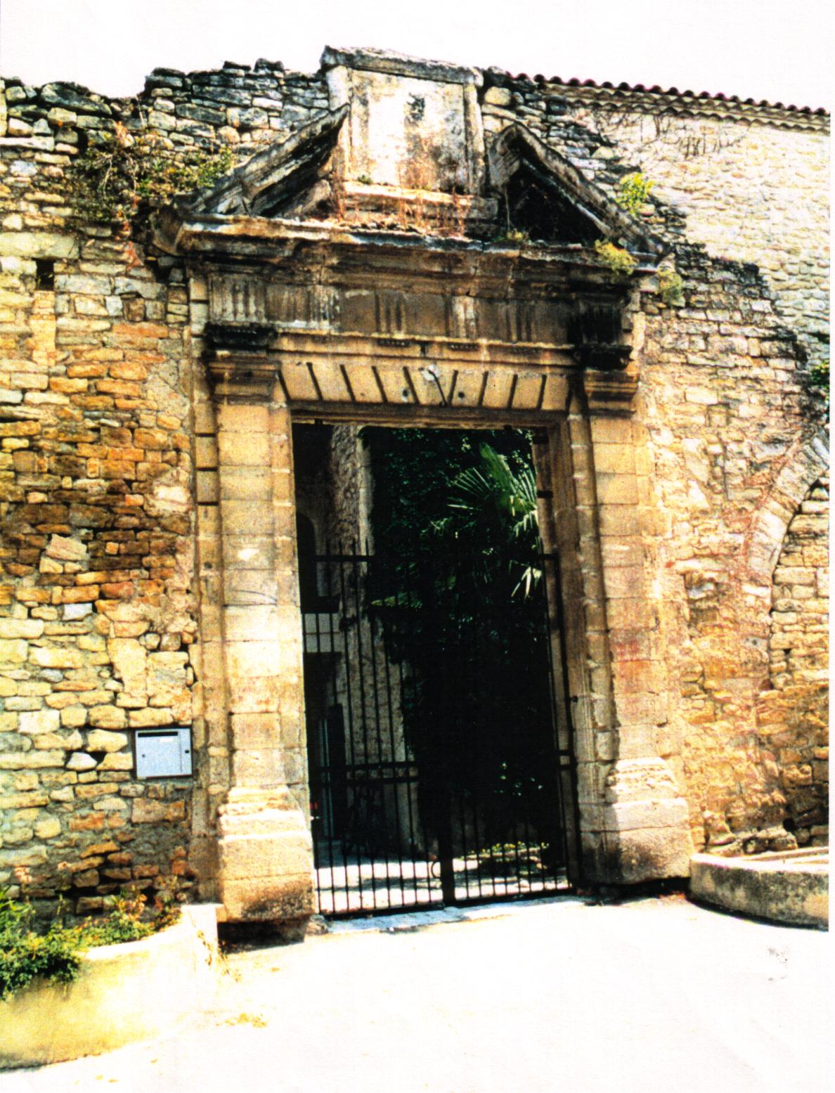 porte d_entrée du château.JPG