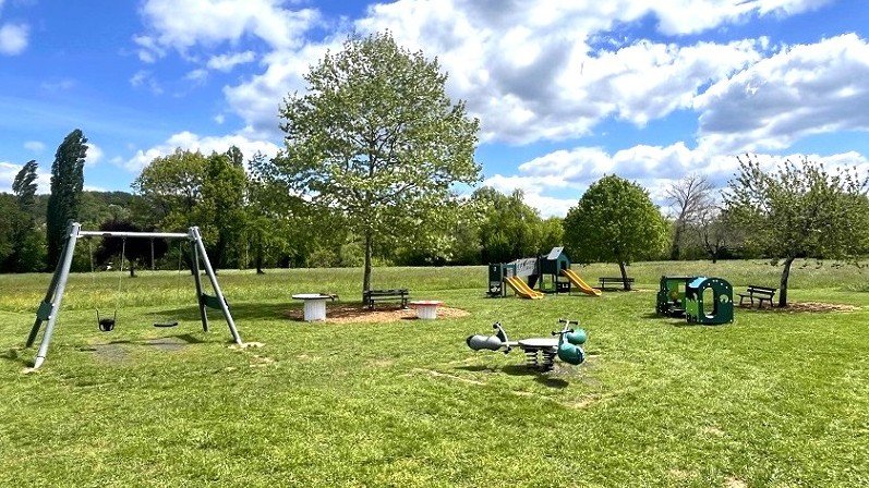 5-7-1_Photo_Jeux enfants prés de la Vézère.jpeg