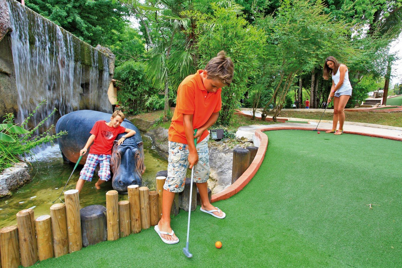 JUNGLE GOLF.jpg