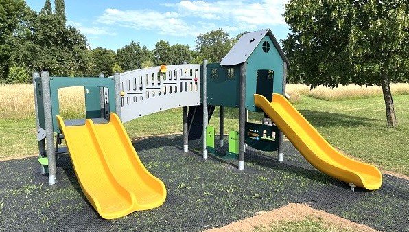 5-7-4_Photo_Jeux enfants prés de la Vézère.jpeg