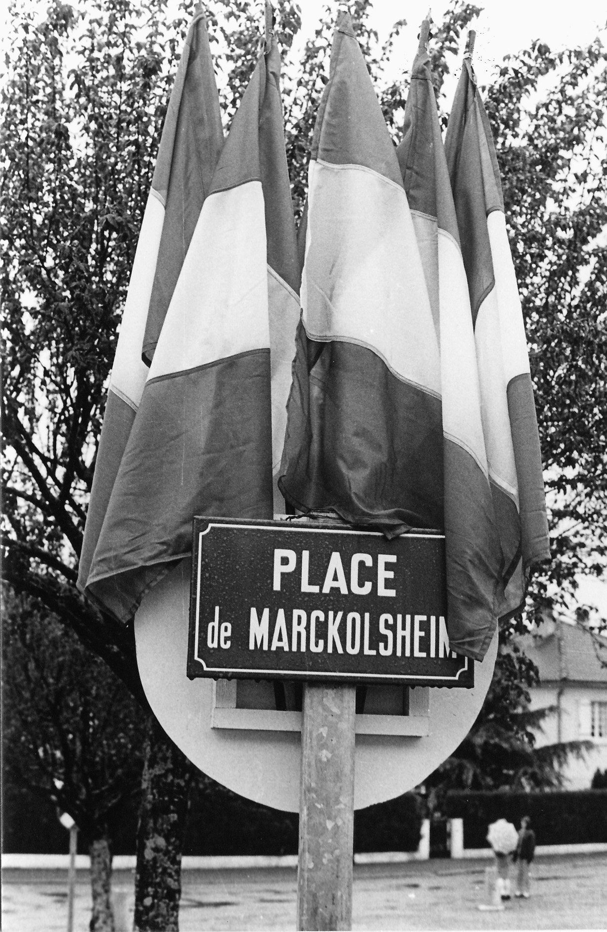1986- Place de Marckolsheim au Bugue.jpg