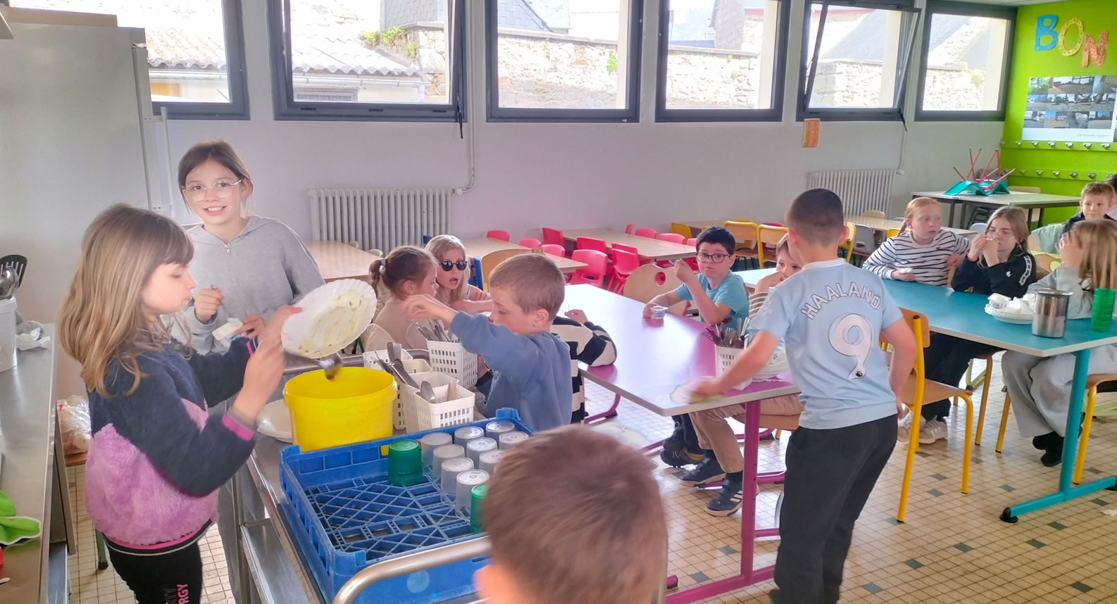 10-04-26- Cantine écoles.png