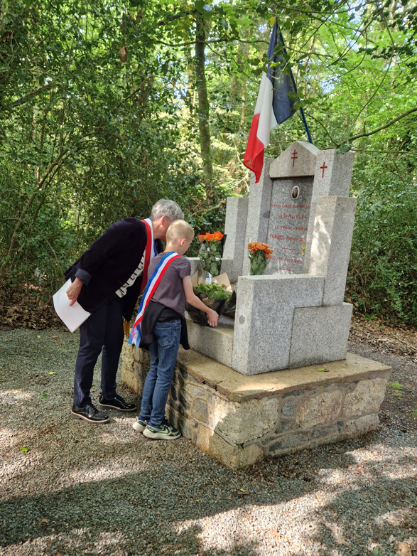 Cérémonie 8 mai2.png