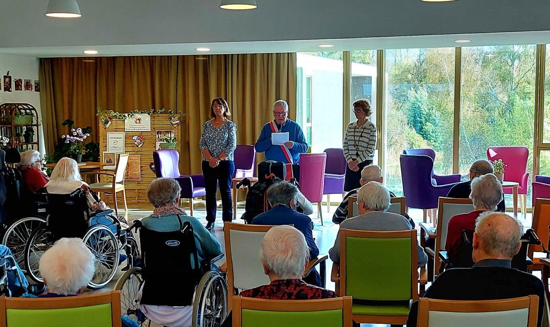 11-11-2025- Cérémonie 11 novembre EHPAD.jpg