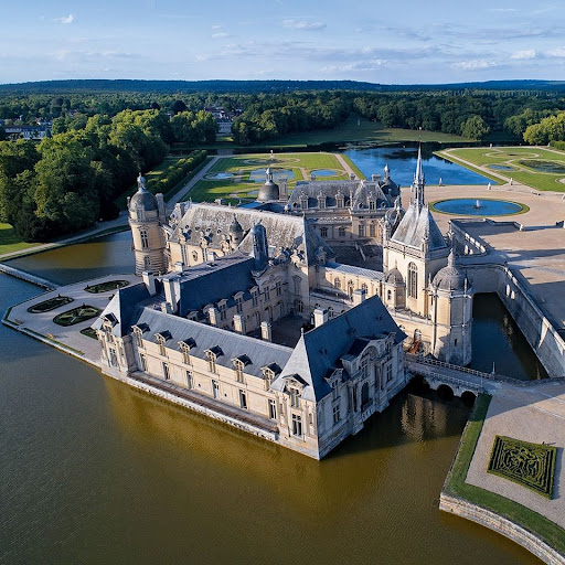 Chateau Chantilly.jpg