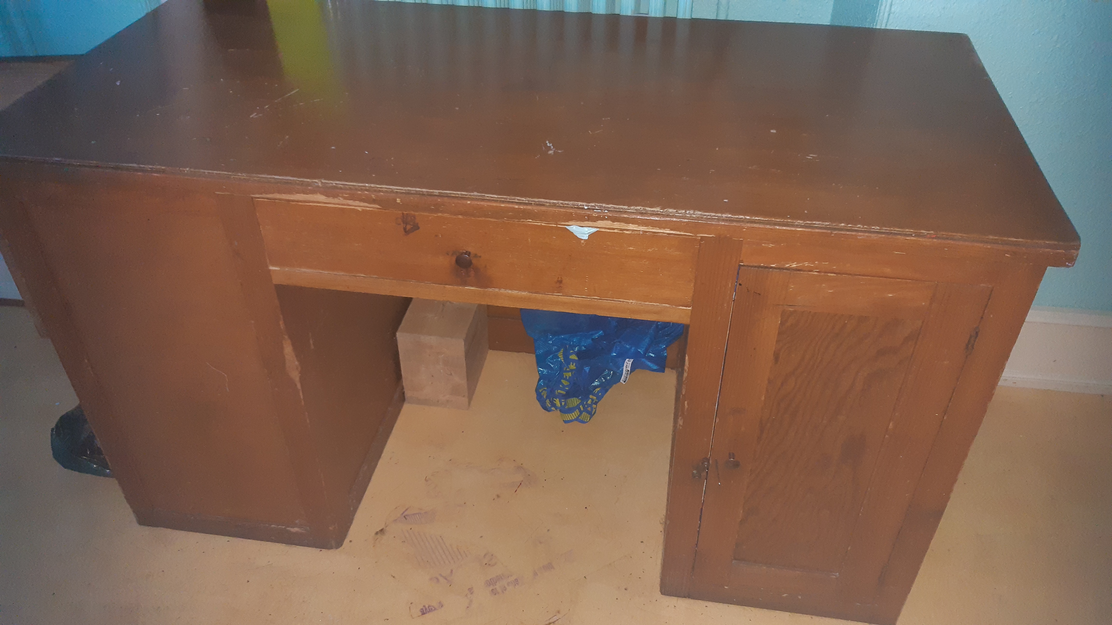 bureau sapin.jpg