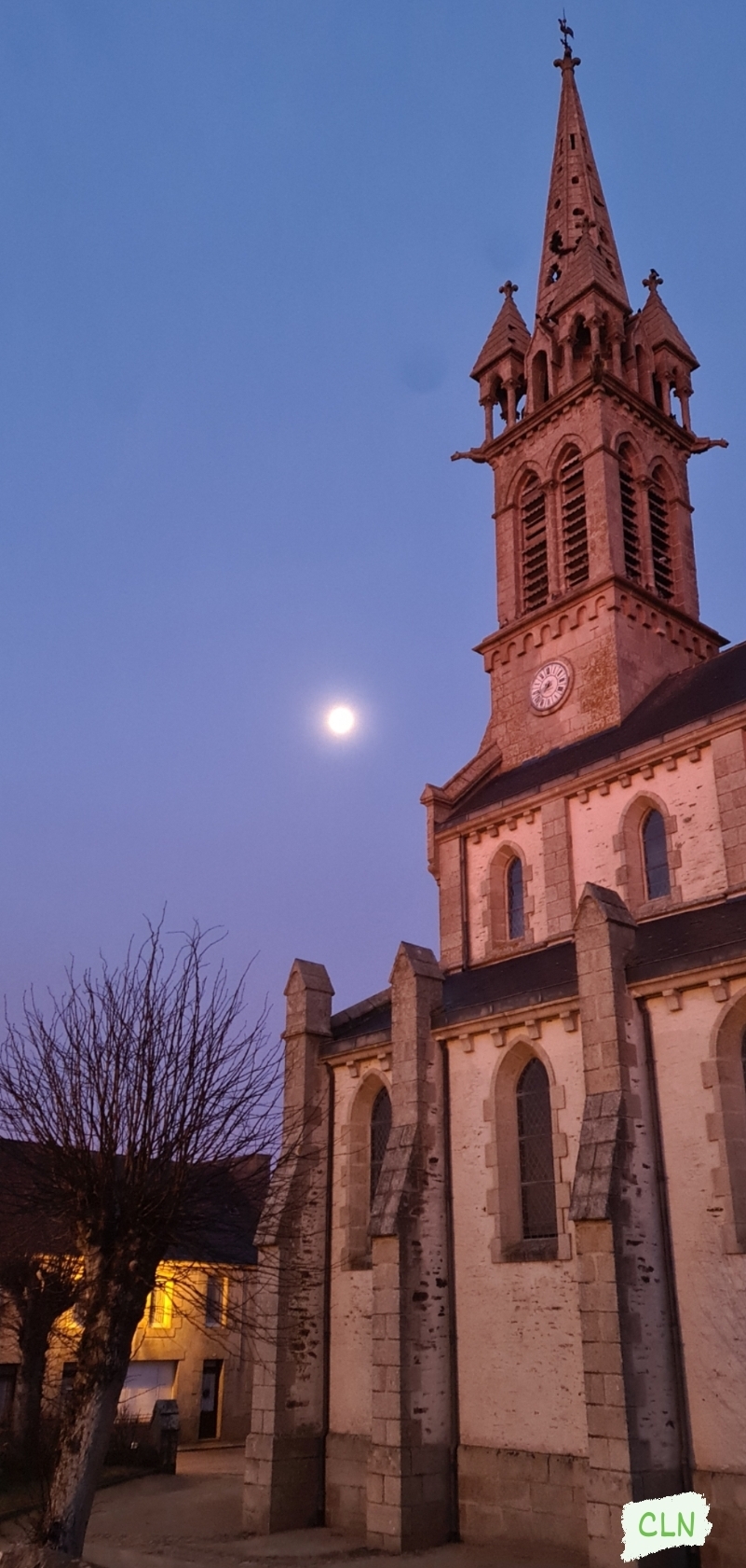Eglise Henvic.jpg