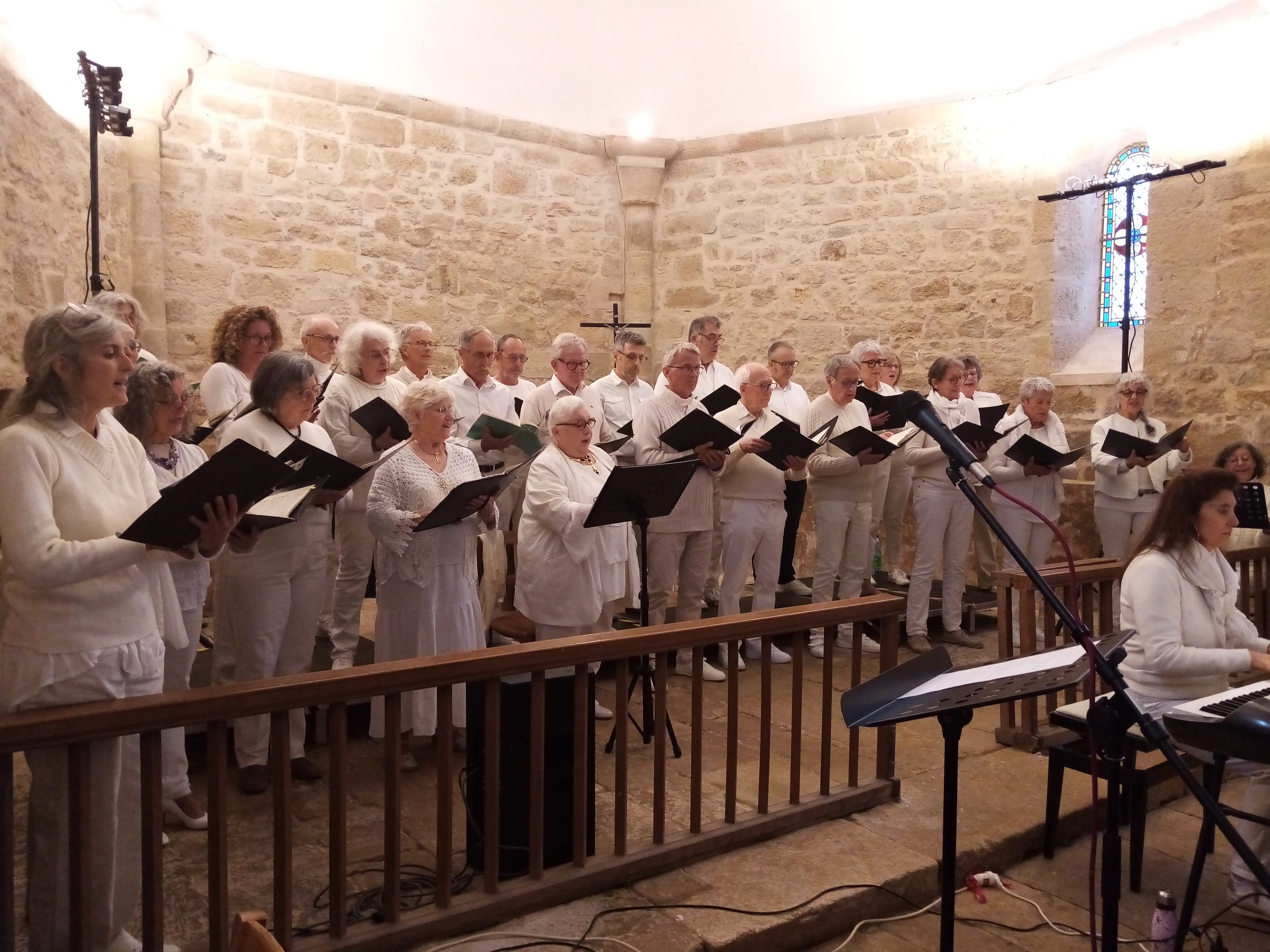 photo concert pour église de st martial.jpg