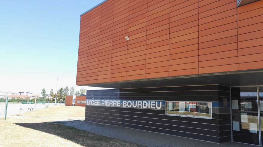 Lycée de Fronton.jpg