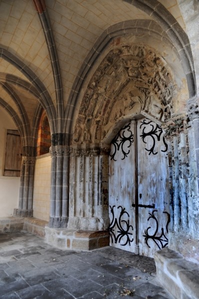 Porche église.jpg