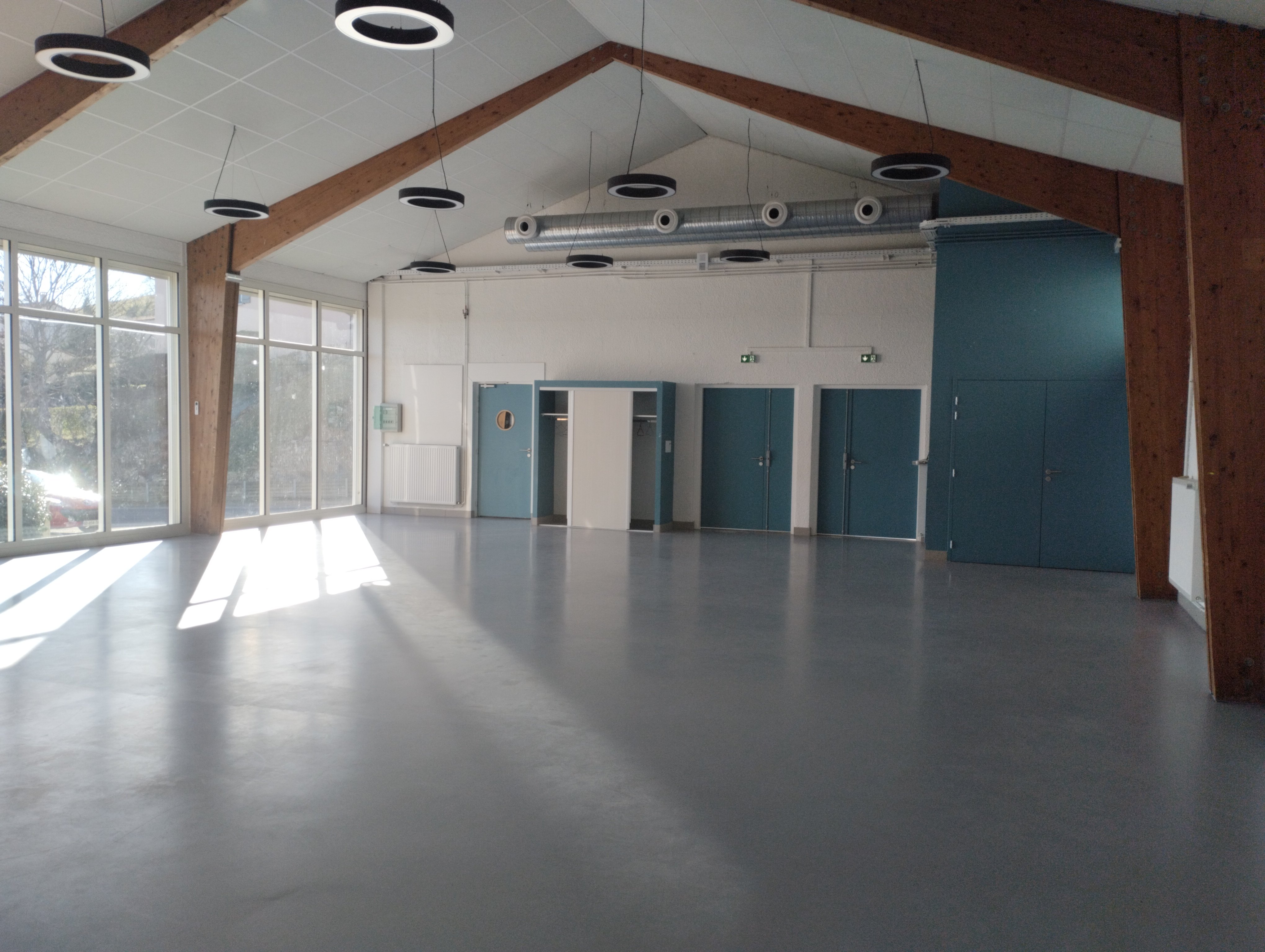SALLE DES FETES INTERIEUR.jpg