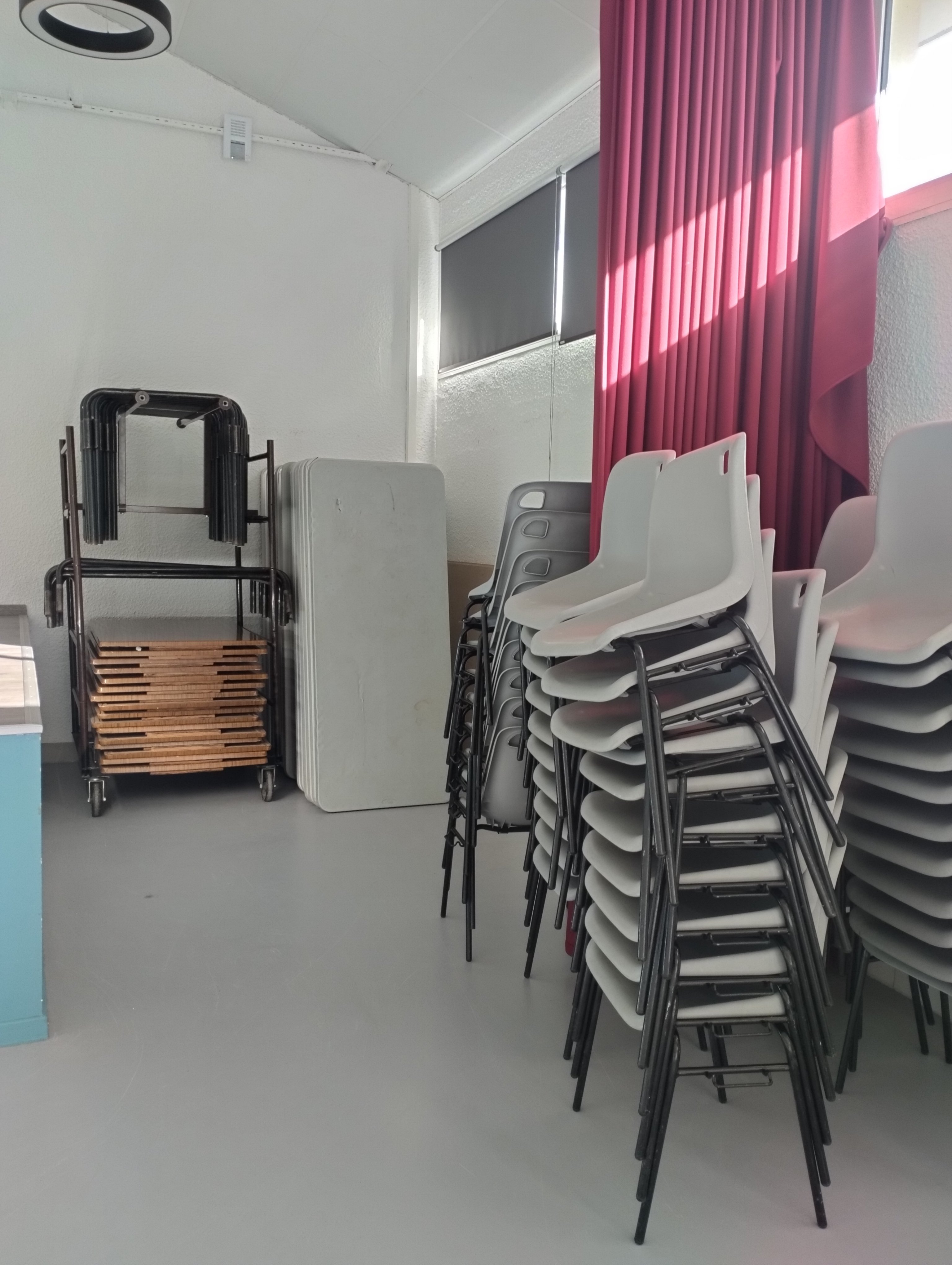 photo salle des fêtes intérieur.jpg