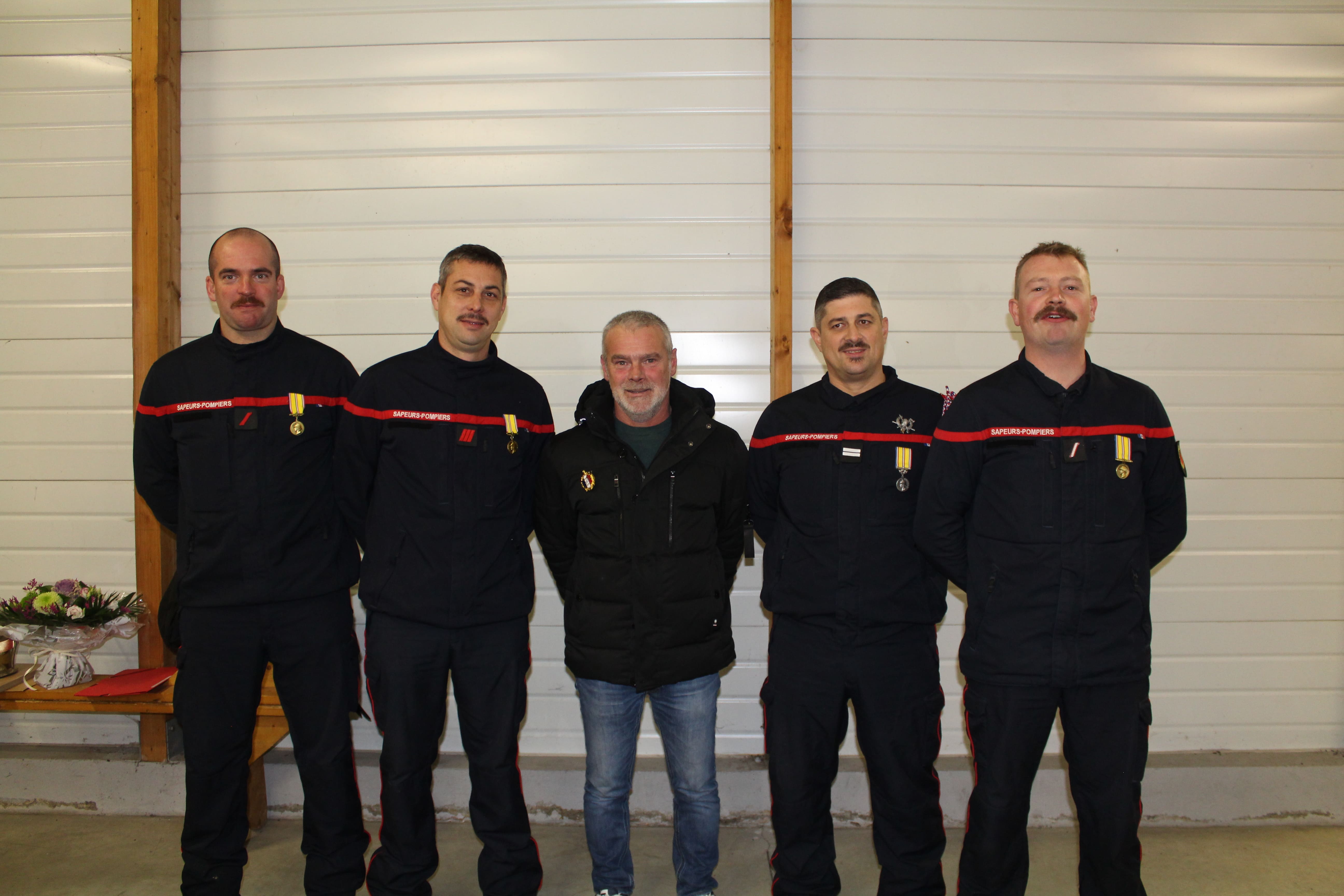 DECORATIONS POMPIERS.jpg