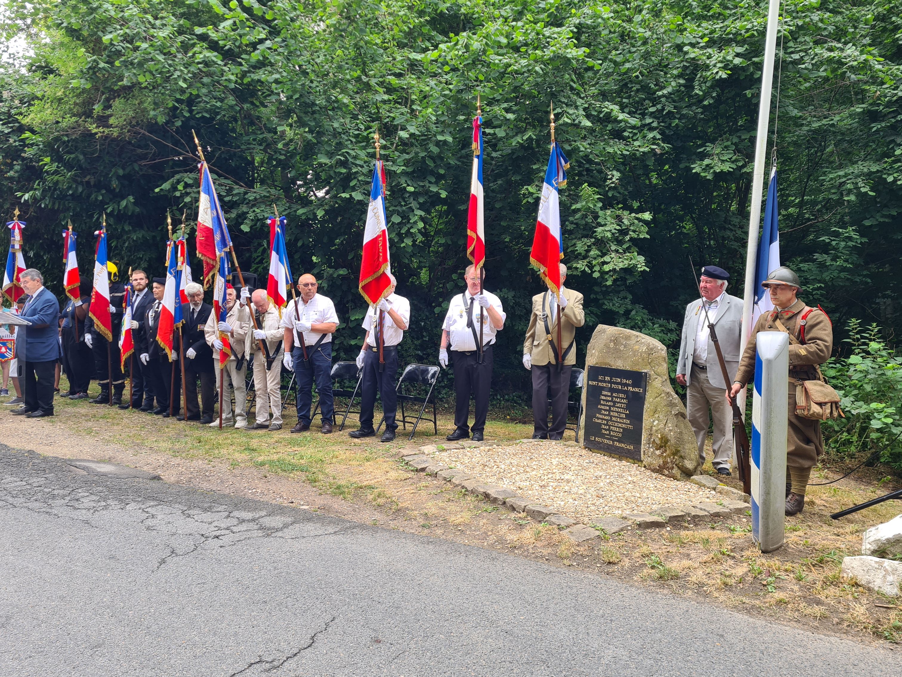 commémoration pont Folleville 2.jpg