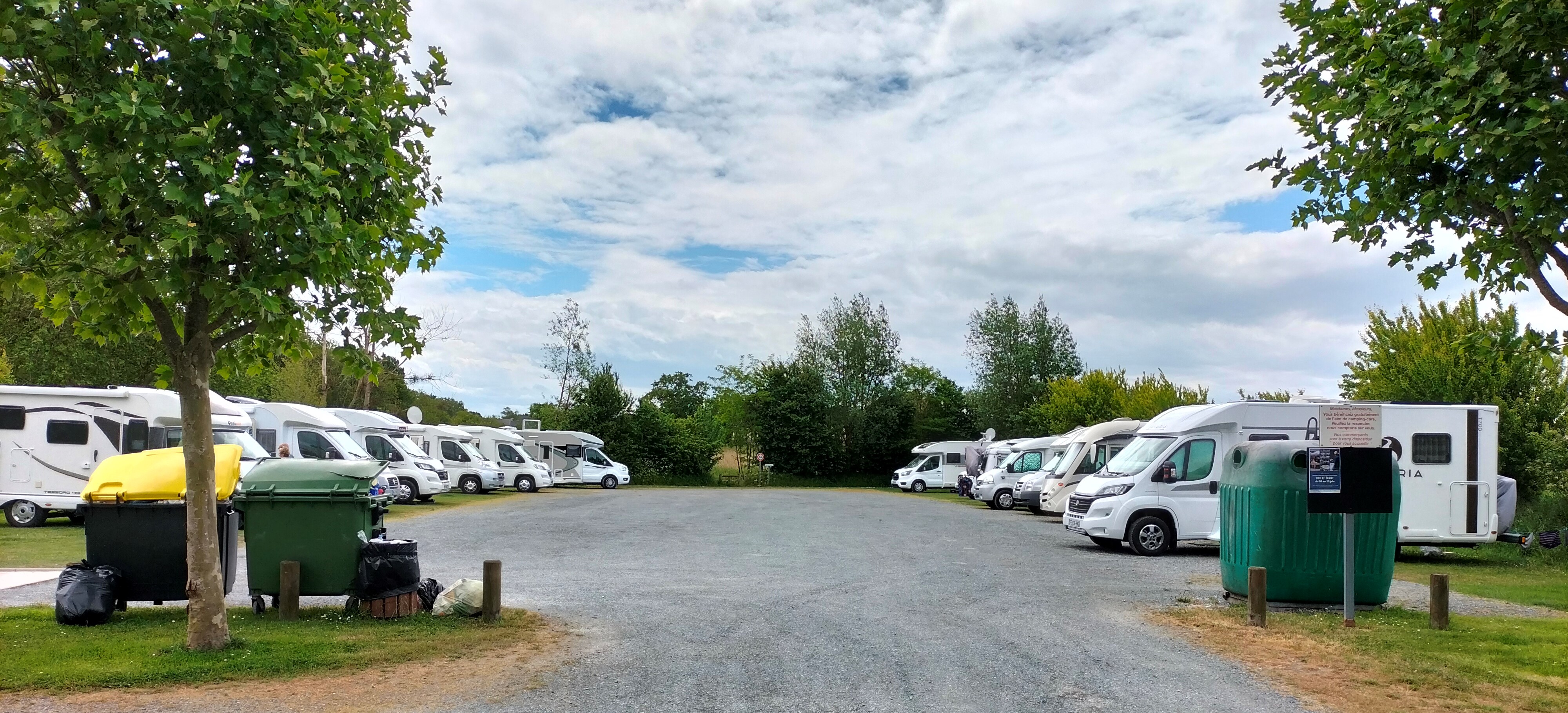 aire de camping car 3.jpg