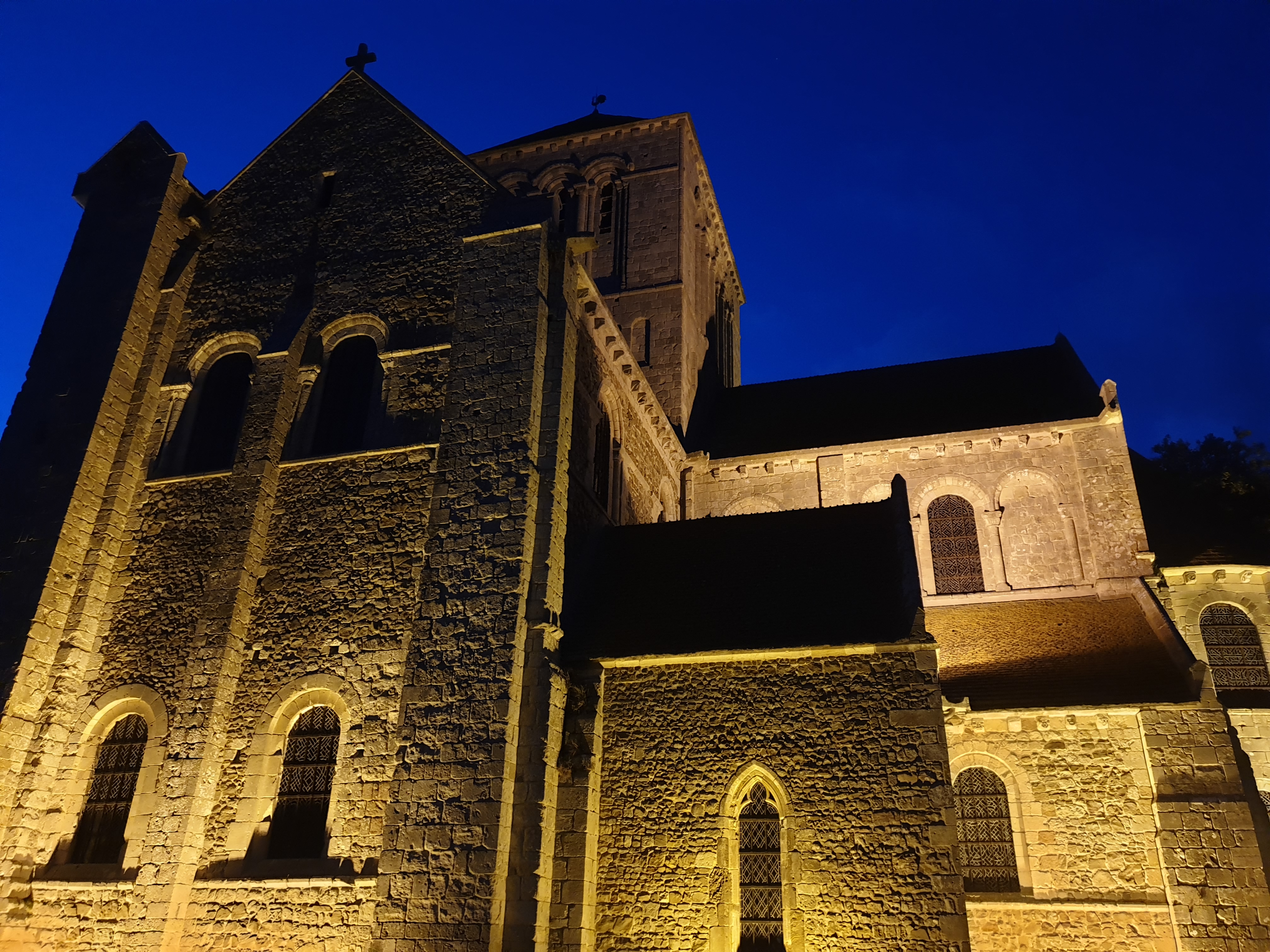 Abbatiale nuit1.jpg