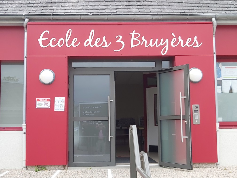 Ecole 2.jpg