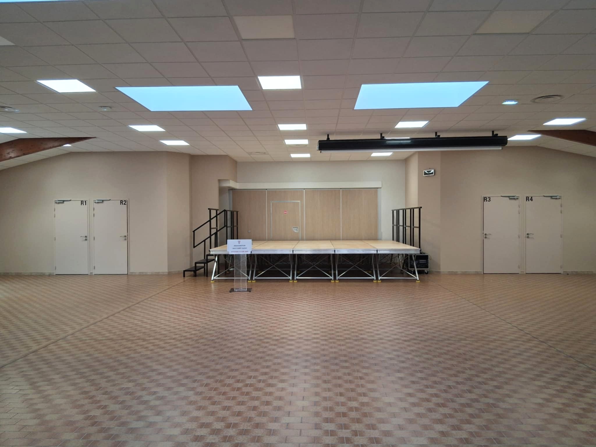 vue grande salle.jpg