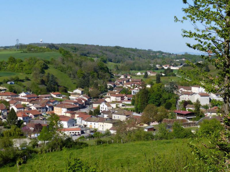 Village vu du Martin.jpg