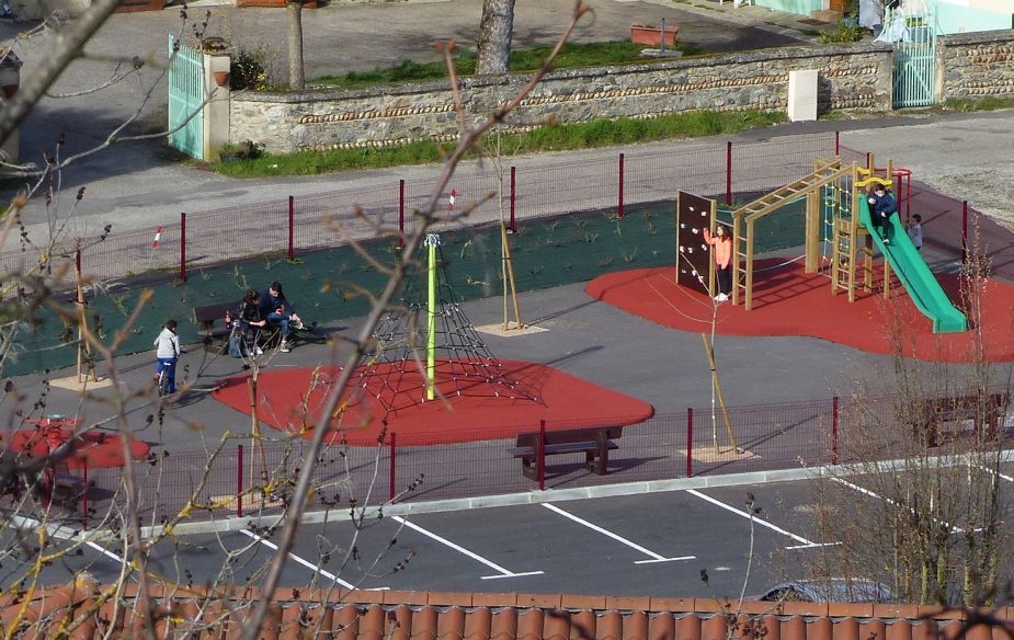 Air de jeux Place du 8 mai 1945.jpg