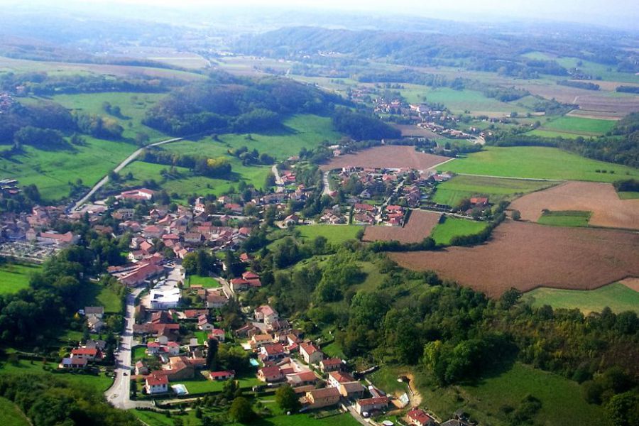 vue aérienne Village Revollet.jpg