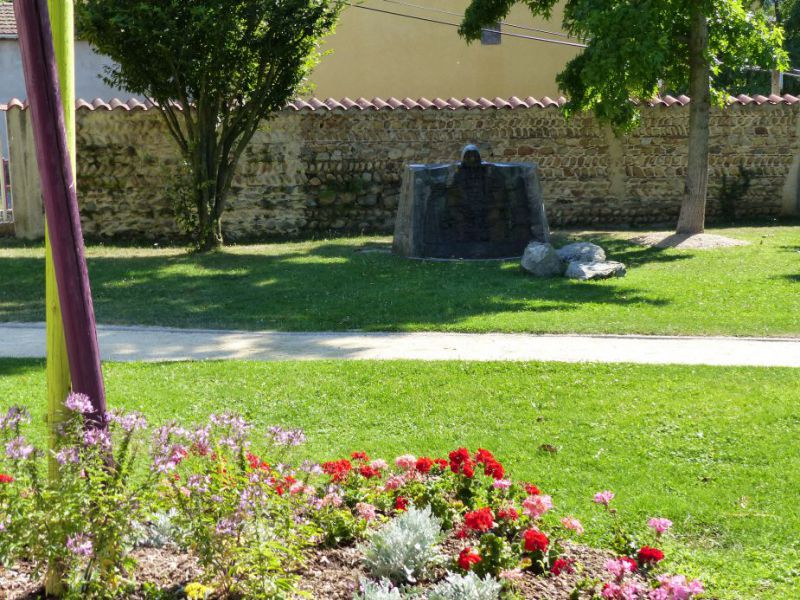 Jardin de la Cure.jpg