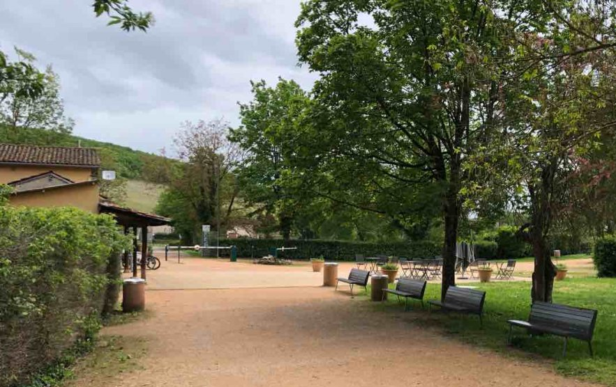 restaurant camping.png