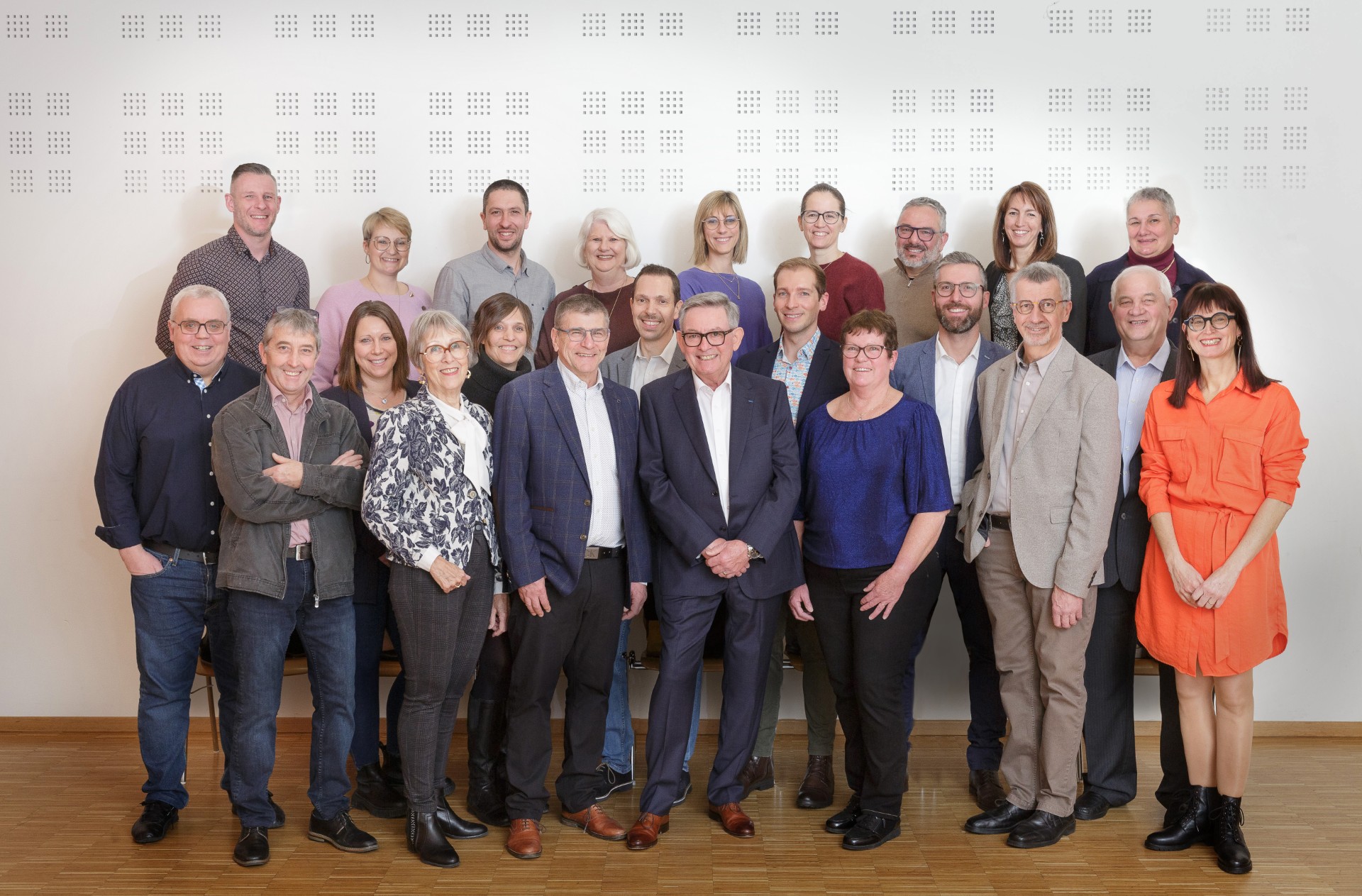 photo groupe retouchee V2.jpg