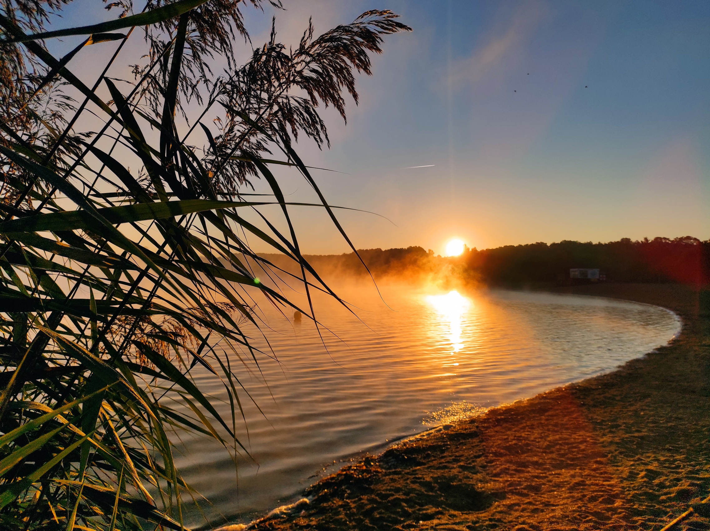lac soleil levant.jpg