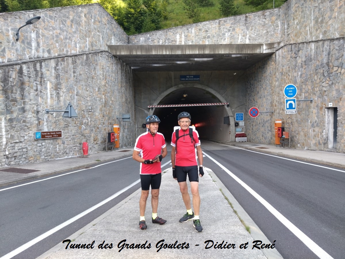 02 Sortie tunnel des grands goulets Didier et René.JPG