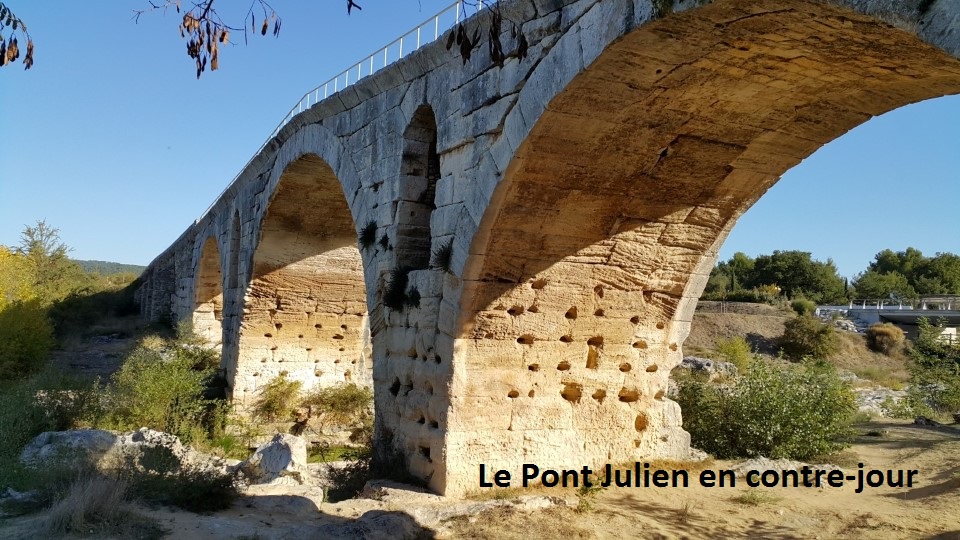 05c - Le pont Julien en contre-jour.jpg