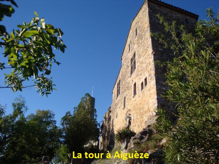10 La tour à Aiguèze.JPG