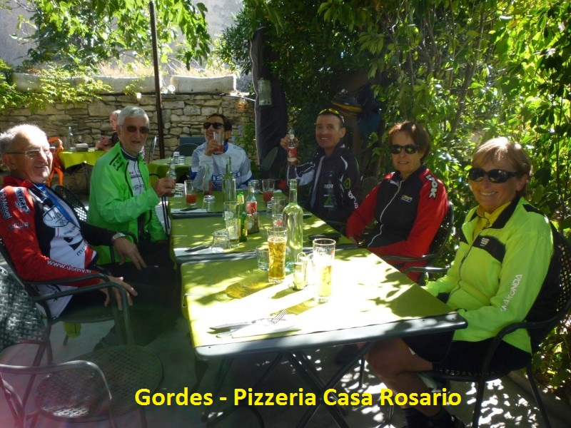 15 - Gordes - pizzeria Casa Rosario.JPG