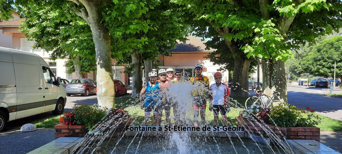 05 A St-Etienne de St-Geoirs.jpg