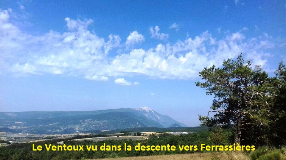 10 Le mont Ventoux vu de la descente vers Ferrassières.jpg