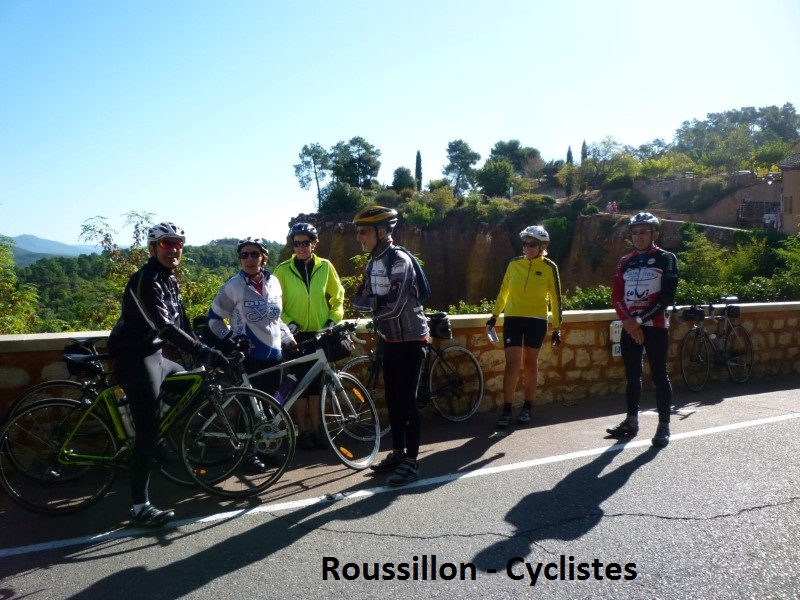 13 - Roussillon- cyclistes.JPG