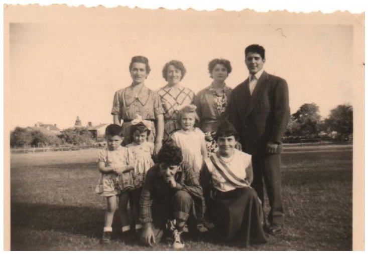 David Ichbia avec la famille Texerault en 1953.JPG