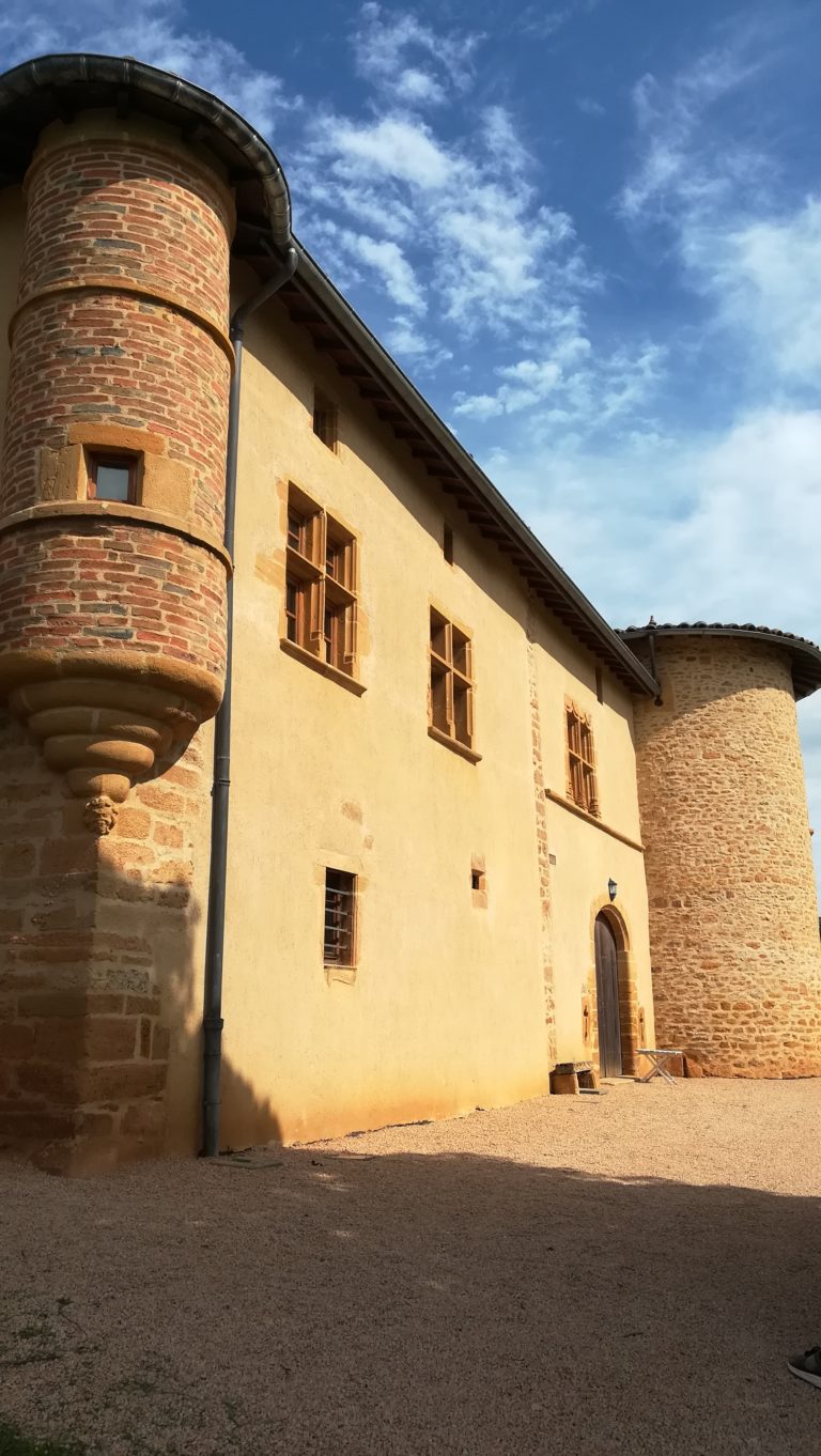 Cours manoir d_epeisses.jpg