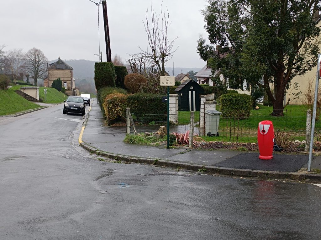 Borne Incendue Rue Eglise.jpg