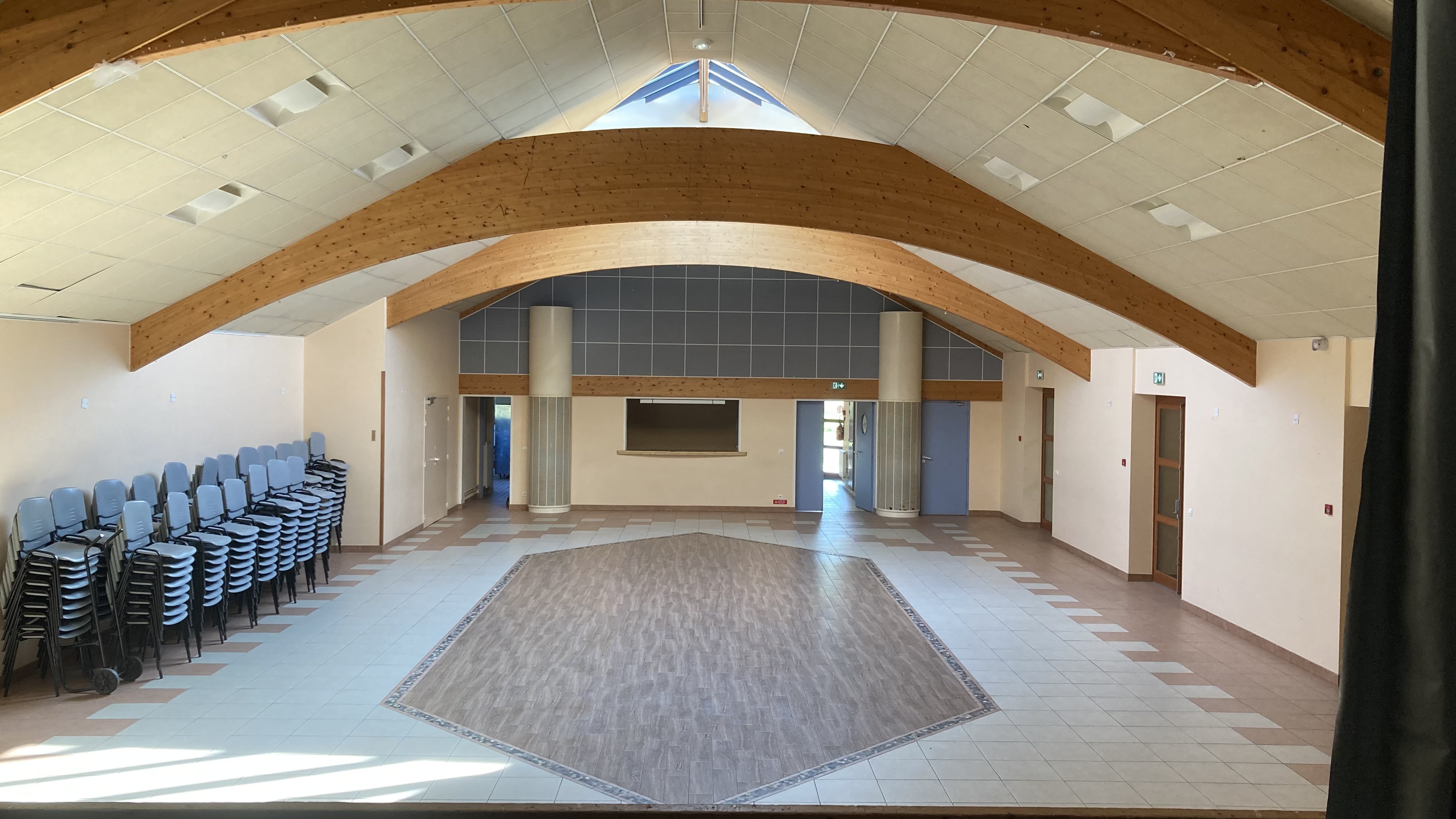 Salle Polyvalente Vue depuis la scène.jpeg
