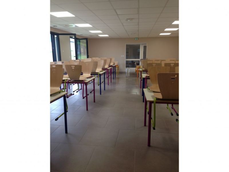 Cantine Intérieur 1.jpg