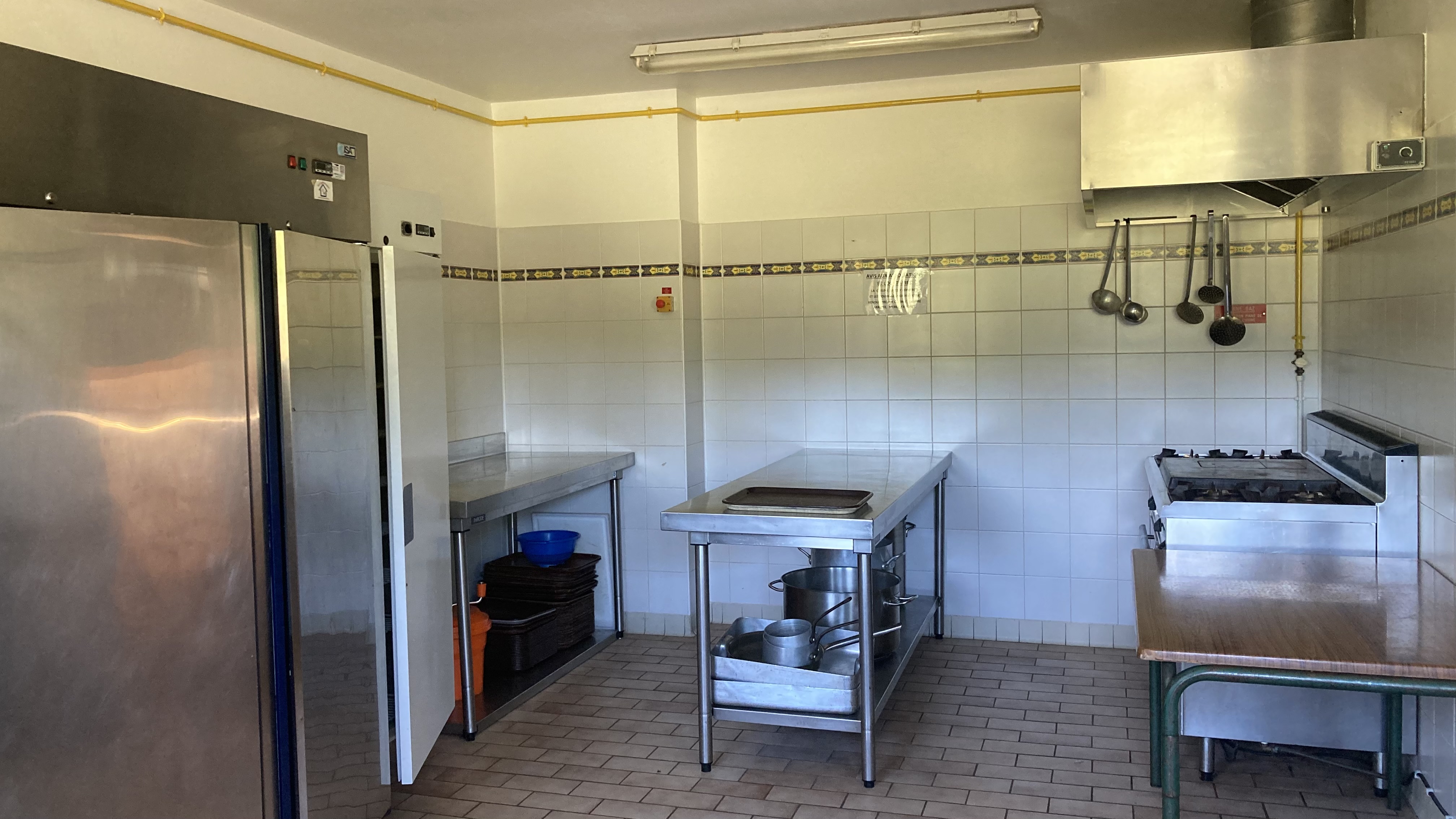Salle Polyvalente Cuisine 1.jpeg